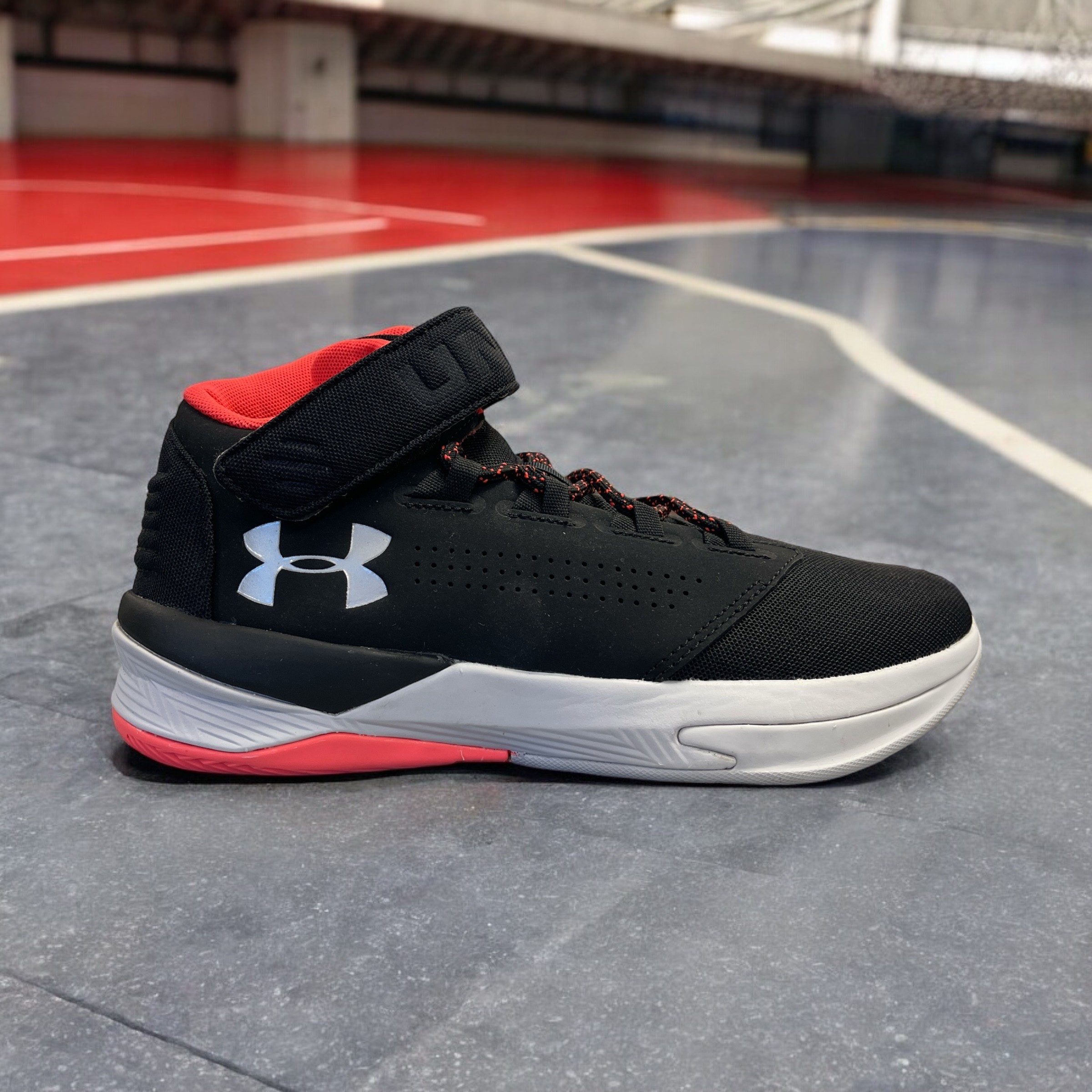 Basketskor Under Armour GET B ZEE 1298310-001